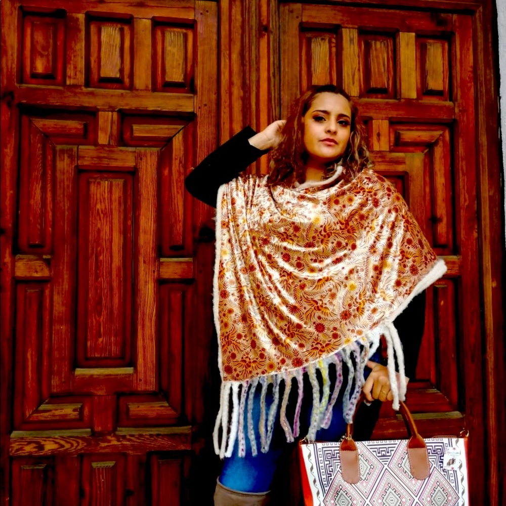 Mexican poncho, beautiful poncho/mañanita made in Velvet